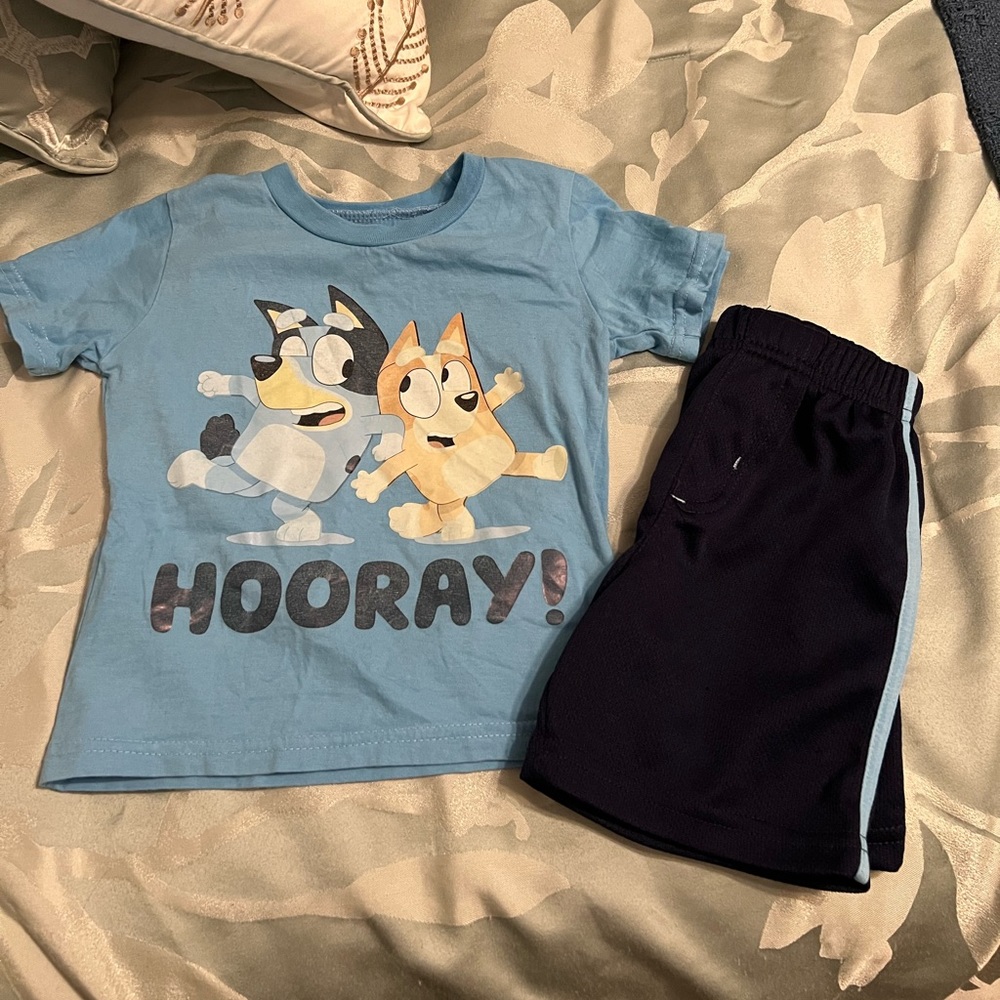 Bluey matching set shirt and shorts 3T toddler boy Bluey and Bingo blue